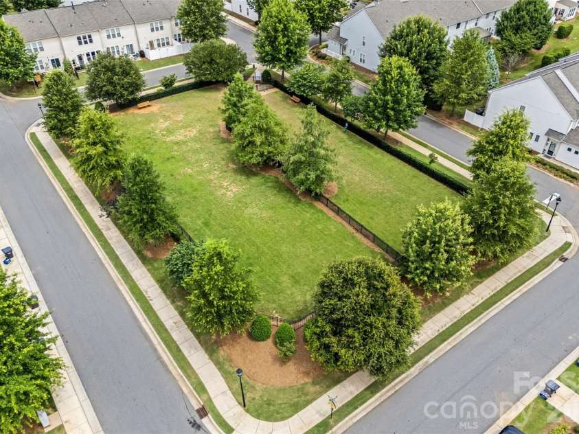 5125 Mount Clare Lane, Charlotte, NC 28210.  MLS# CAR4393612, YatesRealty ID 32970. 