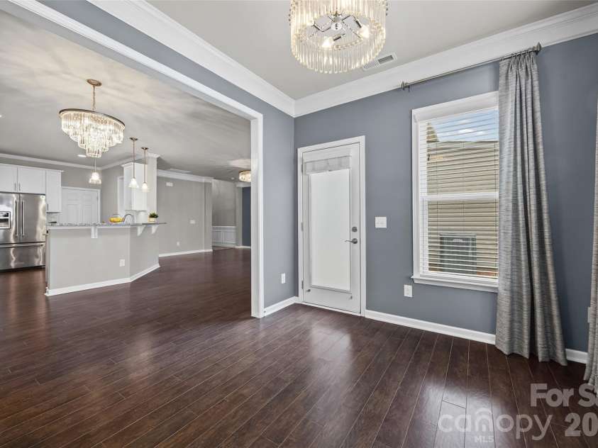 5125 Mount Clare Lane, Charlotte, NC 28210.  MLS# CAR4393612, YatesRealty ID 32970. Sun Room