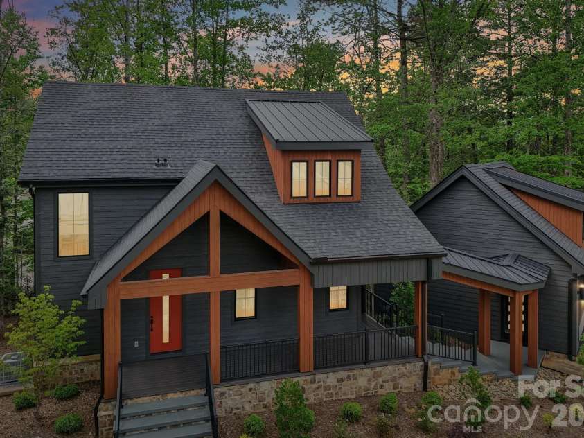 236 Glazener Road, Brevard, NC 28712.  MLS# CAR4392817, YatesRealty ID 32971. 
