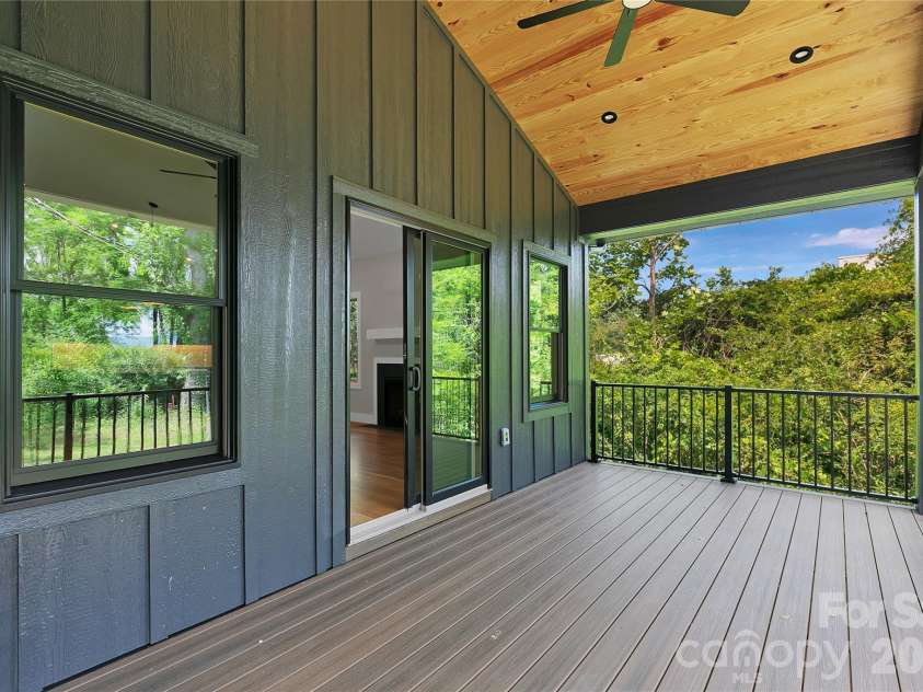 123 Welcome Street, Brevard, NC 28712.  MLS# CAR4389753, YatesRealty ID 32972. 