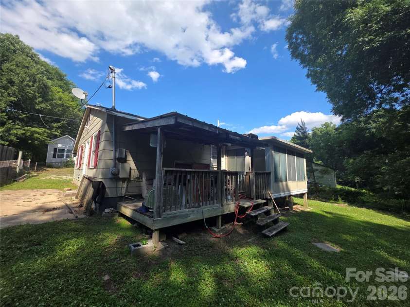 85 Gilmer Street, Gastonia, NC 28052.  MLS# CAR4395315, YatesRealty ID 32973. 