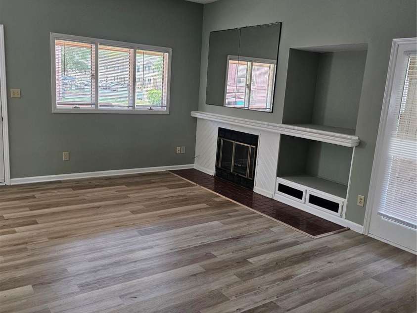 1831 J Julian Lane, Charlotte, NC 28208.  MLS# CAR4394260, YatesRealty ID 32974. 