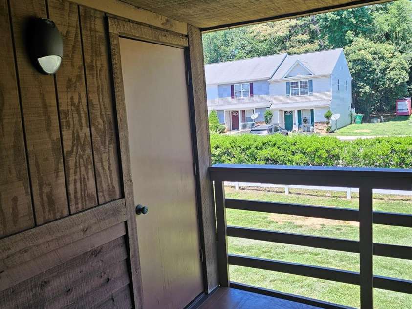 1831 J Julian Lane, Charlotte, NC 28208.  MLS# CAR4394260, YatesRealty ID 32974. 