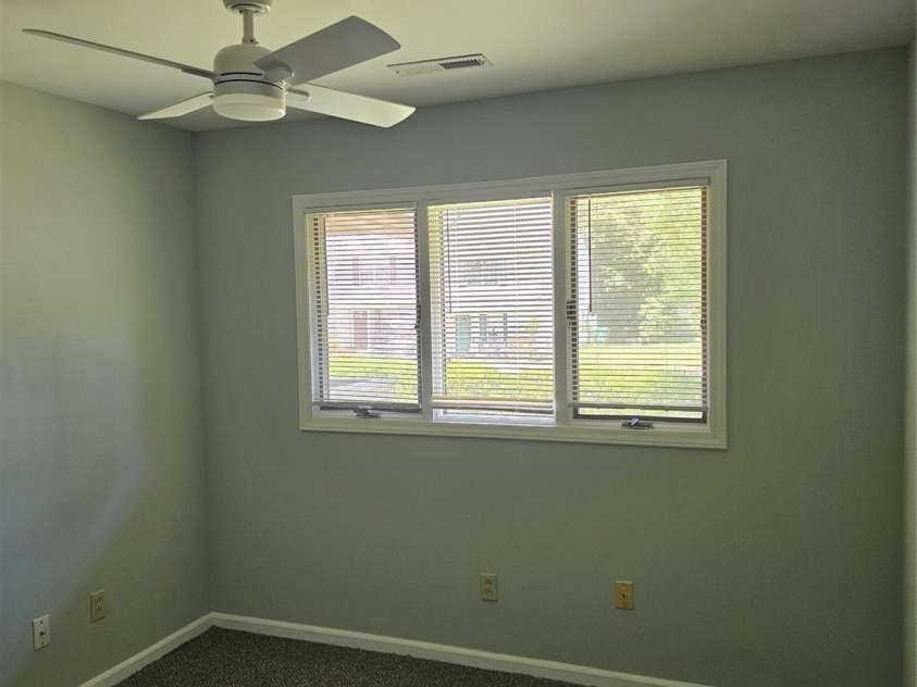 1831 J Julian Lane, Charlotte, NC 28208.  MLS# CAR4394260, YatesRealty ID 32974. 