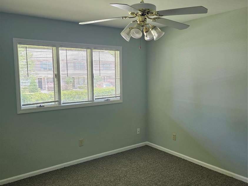 1831 J Julian Lane, Charlotte, NC 28208.  MLS# CAR4394260, YatesRealty ID 32974. 