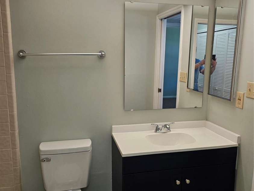 1831 J Julian Lane, Charlotte, NC 28208.  MLS# CAR4394260, YatesRealty ID 32974. 