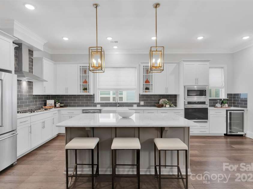 5052 Lesleewood Court, Charlotte, NC 28226.  MLS# CAR4278308, YatesRealty ID 32975. 