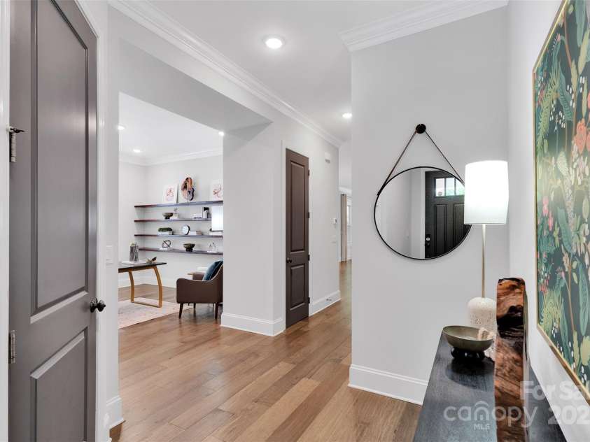 5052 Lesleewood Court, Charlotte, NC 28226.  MLS# CAR4278308, YatesRealty ID 32975. 
