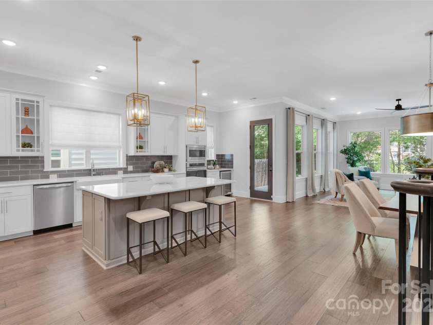 5052 Lesleewood Court, Charlotte, NC 28226.  MLS# CAR4278308, YatesRealty ID 32975. 