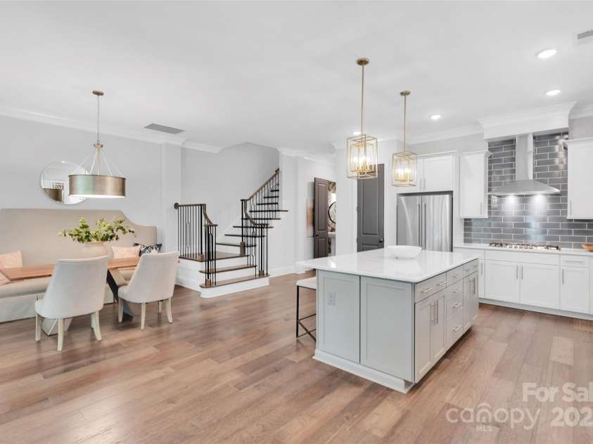 5052 Lesleewood Court, Charlotte, NC 28226.  MLS# CAR4278308, YatesRealty ID 32975. 