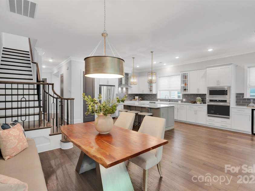 5052 Lesleewood Court, Charlotte, NC 28226.  MLS# CAR4278308, YatesRealty ID 32975. 