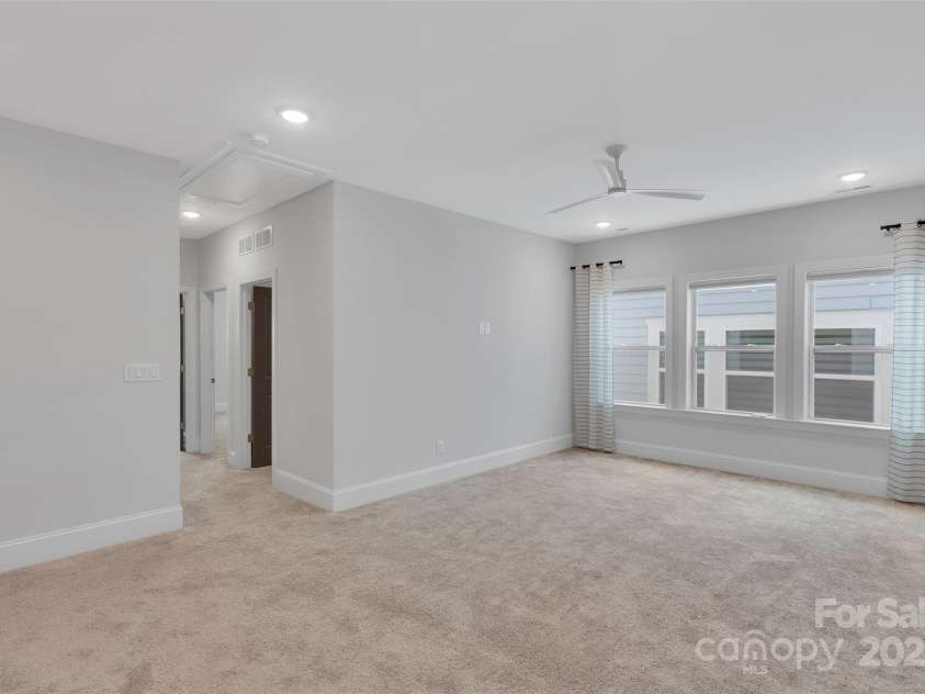 5052 Lesleewood Court, Charlotte, NC 28226.  MLS# CAR4278308, YatesRealty ID 32975. 