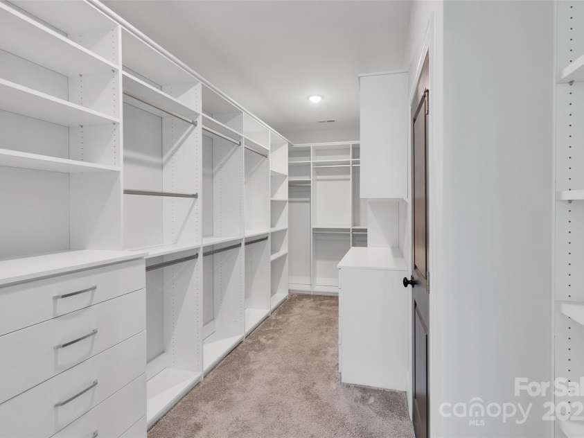 5052 Lesleewood Court, Charlotte, NC 28226.  MLS# CAR4278308, YatesRealty ID 32975. 