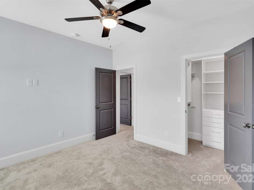 5052 Lesleewood Court, Charlotte, NC 28226.  MLS# CAR4278308, YatesRealty ID 32975. 