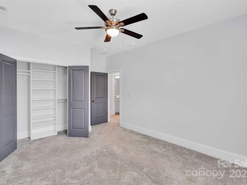 5052 Lesleewood Court, Charlotte, NC 28226.  MLS# CAR4278308, YatesRealty ID 32975. 