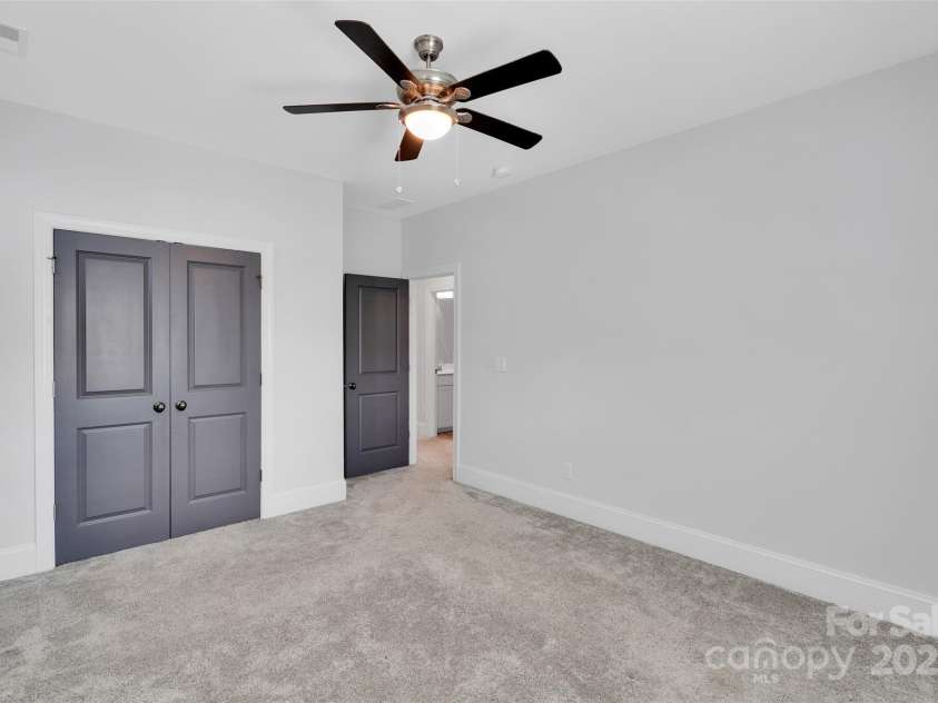 5052 Lesleewood Court, Charlotte, NC 28226.  MLS# CAR4278308, YatesRealty ID 32975. 