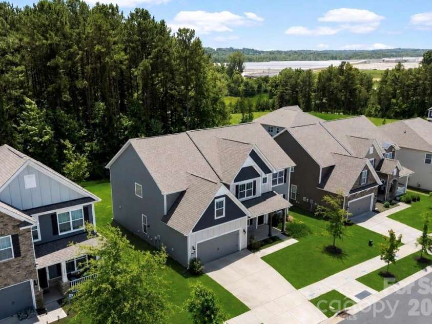 5015 Whispy Vines Lane, Huntersville, NC 28078.  MLS# CAR4396777, YatesRealty ID 32976. 