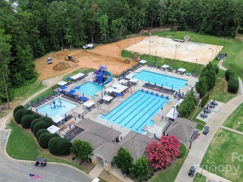 16101 Hollingbourne Road, Huntersville, NC 28078.  MLS# CAR4283282, YatesRealty ID 32979. Northstone Pool