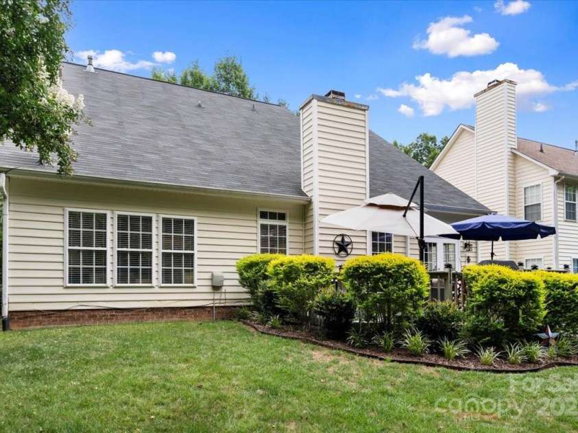 16101 Hollingbourne Road, Huntersville, NC 28078.  MLS# CAR4283282, YatesRealty ID 32979. Plenty of grass to play in