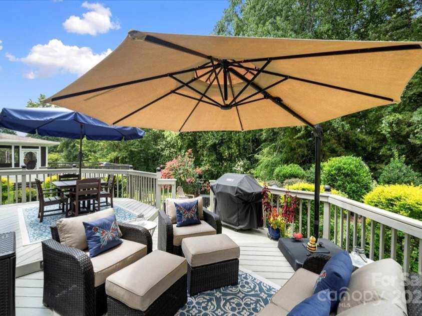 16101 Hollingbourne Road, Huntersville, NC 28078.  MLS# CAR4283282, YatesRealty ID 32979. Seating area