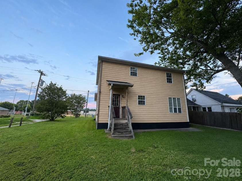 305 Mobley Street, Clover, SC 29710.  MLS# CAR4355009, YatesRealty ID 3298. 