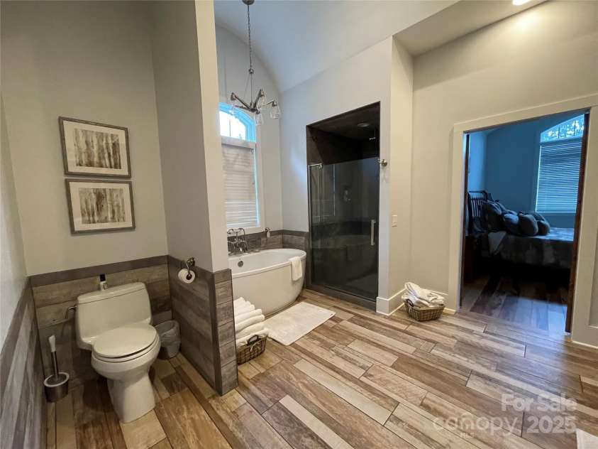 700 Bear Cliff Drive, Nebo, NC 28761.  MLS# CAR4304808, YatesRealty ID 3298. Primary Bath