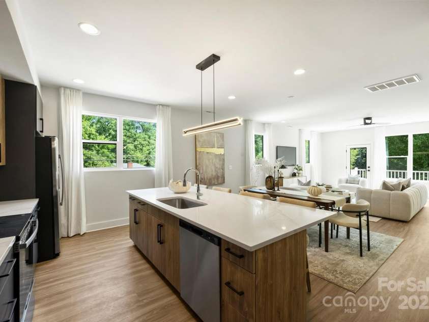 3027 Yada Lane, Charlotte, NC 28208.  MLS# CAR4239284, YatesRealty ID 32980. 