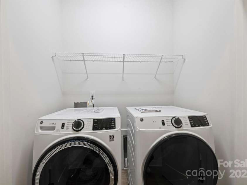 3027 Yada Lane, Charlotte, NC 28208.  MLS# CAR4239284, YatesRealty ID 32980. Washer/Dryer included