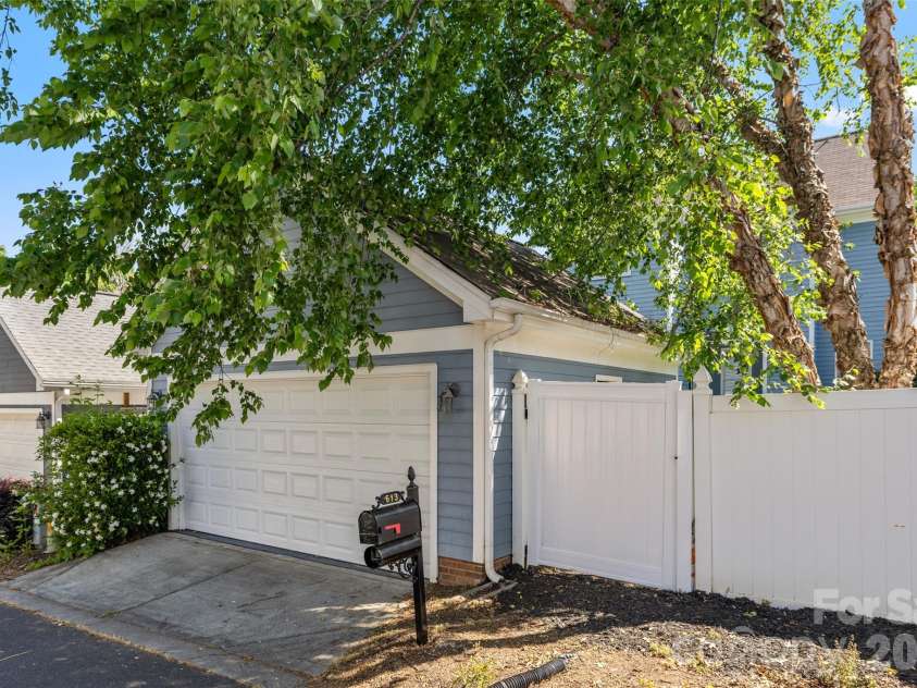 613 Bracket Street, Fort Mill, SC 29708.  MLS# CAR4383920, YatesRealty ID 32980. 