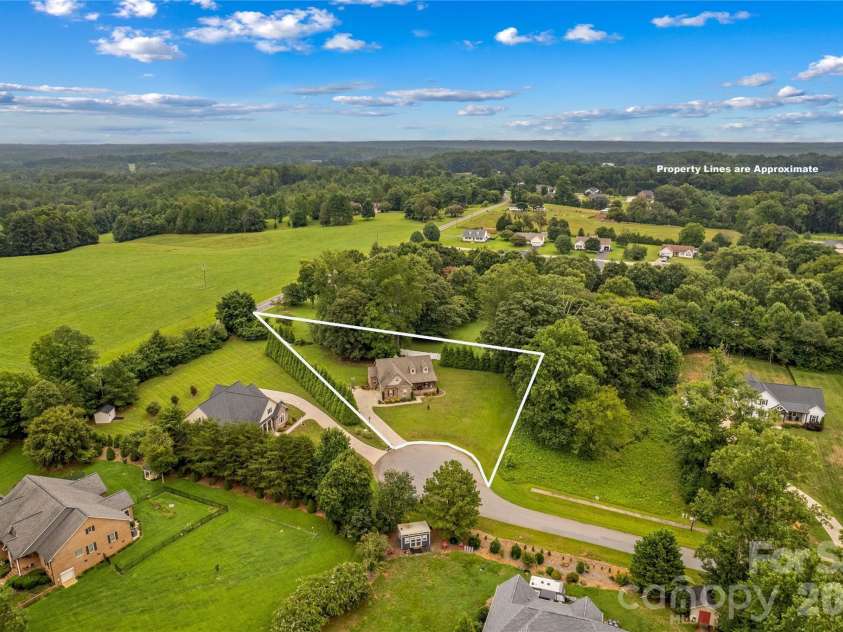 178 Nellwood Court, Mocksville, NC 27028.  MLS# CAR4301182, YatesRealty ID 32981. 