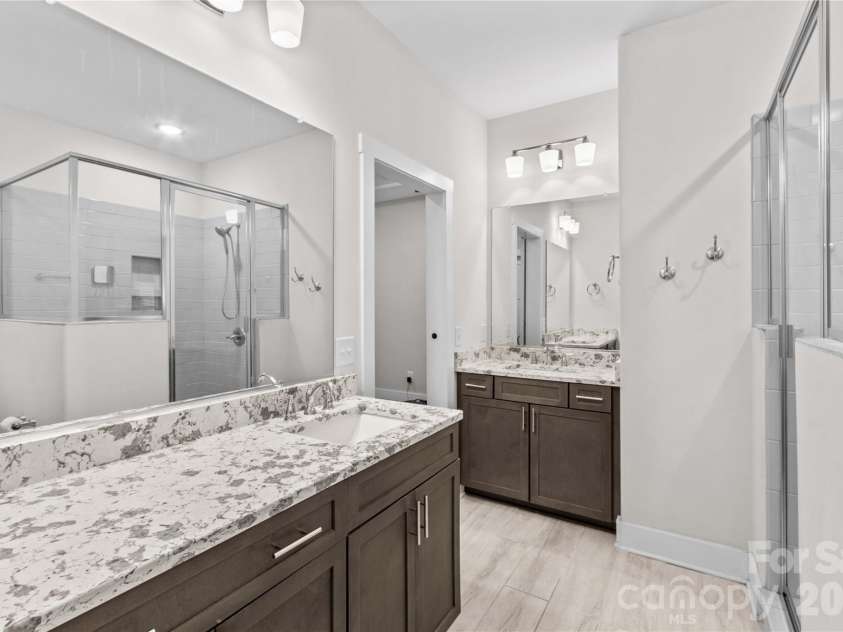 178 Nellwood Court, Mocksville, NC 27028.  MLS# CAR4301182, YatesRealty ID 32981. Double vanities