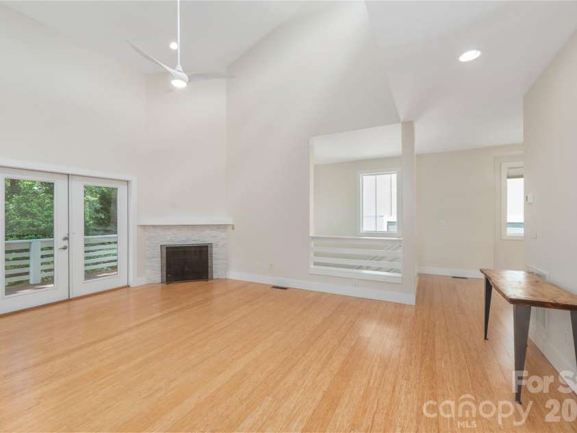 39 Hubbard Avenue, Asheville, NC 28806.  MLS# CAR4391482, YatesRealty ID 32983. 