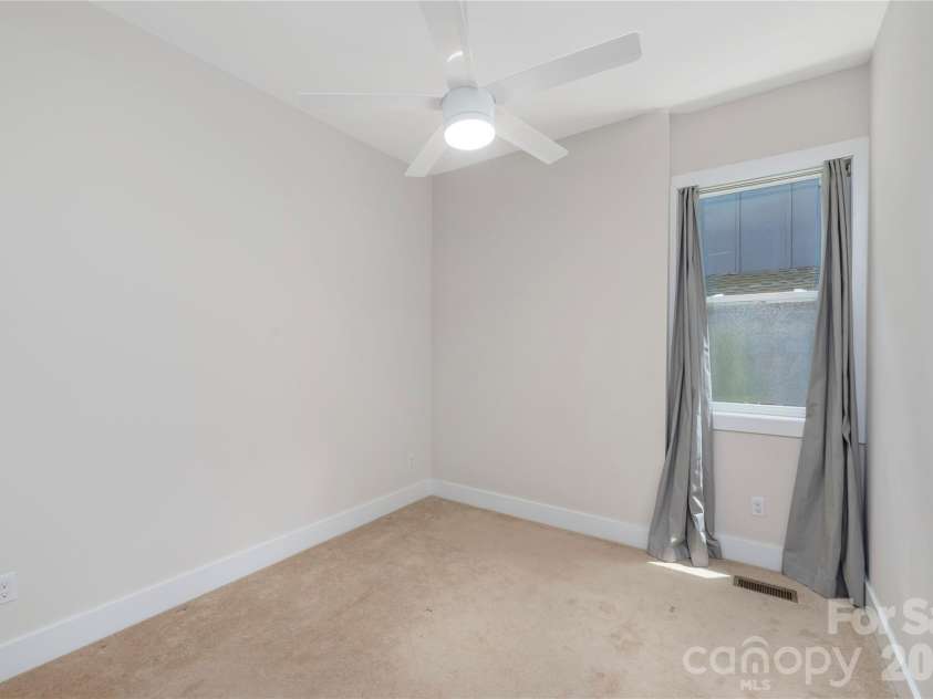 39 Hubbard Avenue, Asheville, NC 28806.  MLS# CAR4391482, YatesRealty ID 32983. Bedroom #3.