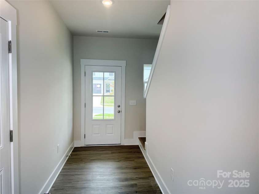 109 Silverwood Court, Mooresville, NC 28115.  MLS# CAR4279201, YatesRealty ID 32984. Entryway