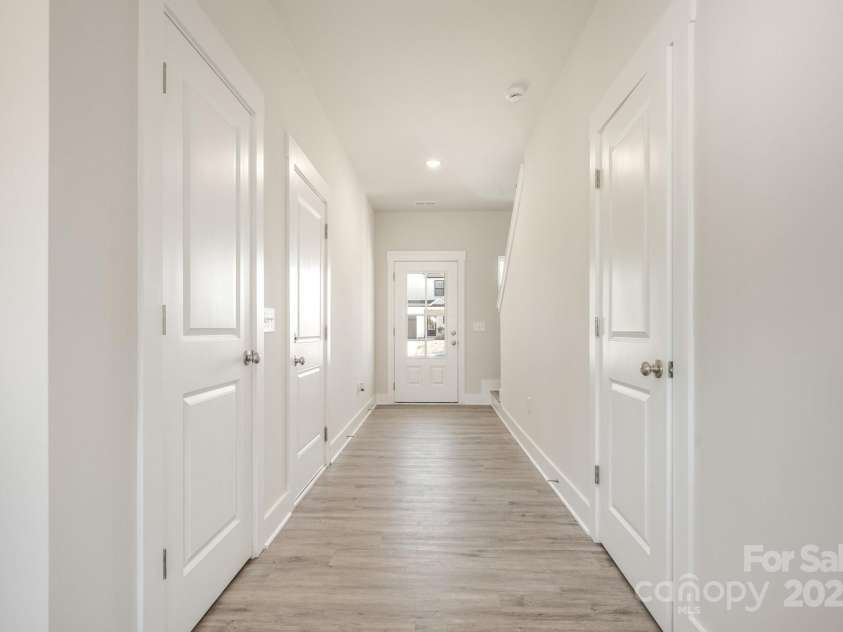 109 Silverwood Court, Mooresville, NC 28115.  MLS# CAR4320081, YatesRealty ID 32984. Entry Hall