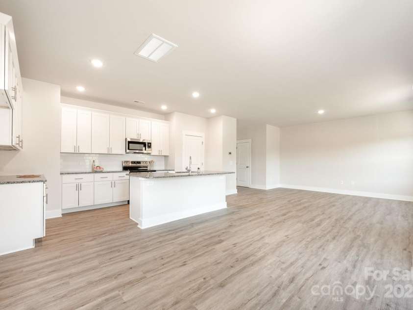 109 Silverwood Court, Mooresville, NC 28115.  MLS# CAR4320081, YatesRealty ID 32984. Main Living Area