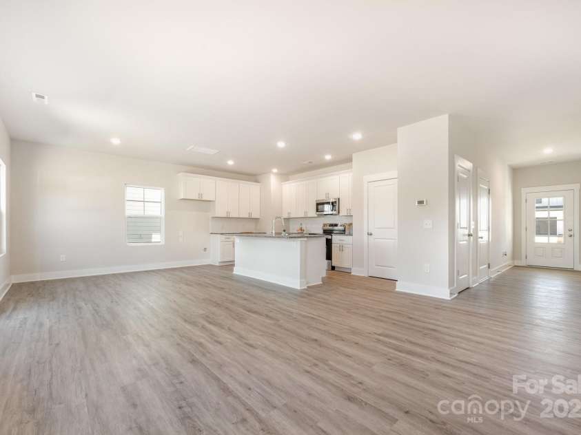 109 Silverwood Court, Mooresville, NC 28115.  MLS# CAR4320081, YatesRealty ID 32984. Main Living Area