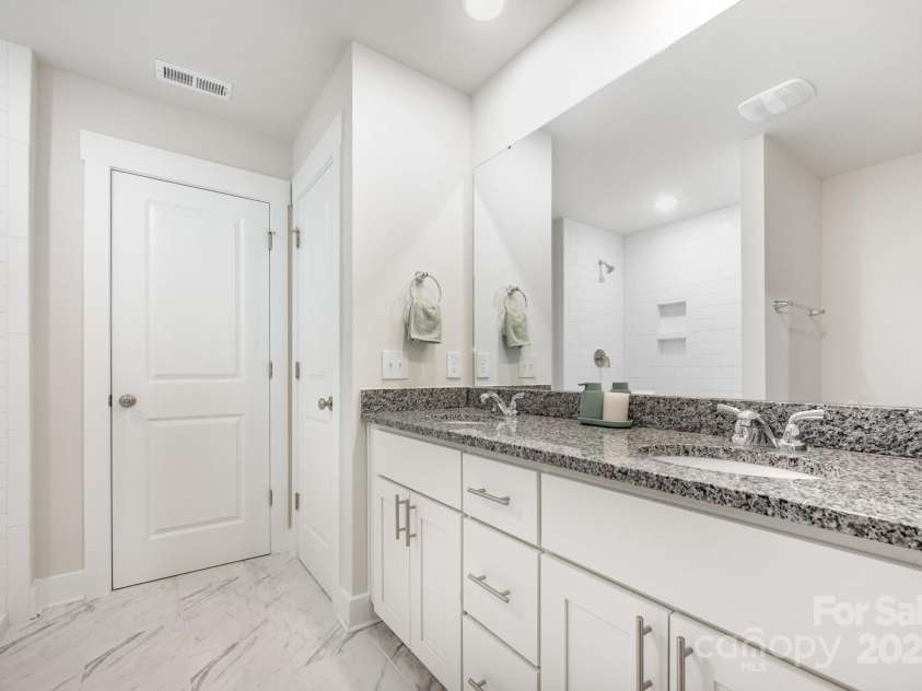 109 Silverwood Court, Mooresville, NC 28115.  MLS# CAR4320081, YatesRealty ID 32984. Primary Bath 