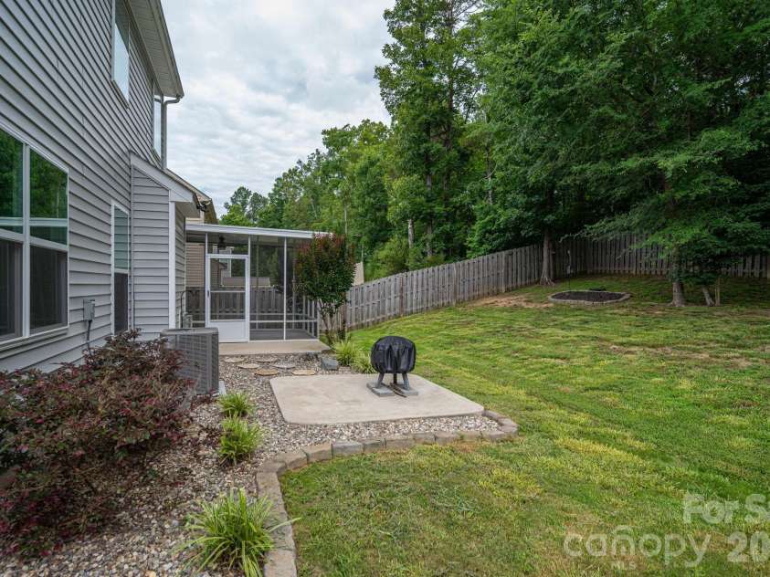 612 Augustus Lane, Mount Holly, NC 28120.  MLS# CAR4392680, YatesRealty ID 32984. 