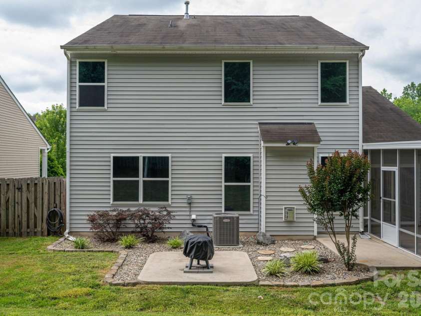 612 Augustus Lane, Mount Holly, NC 28120.  MLS# CAR4392680, YatesRealty ID 32984. 
