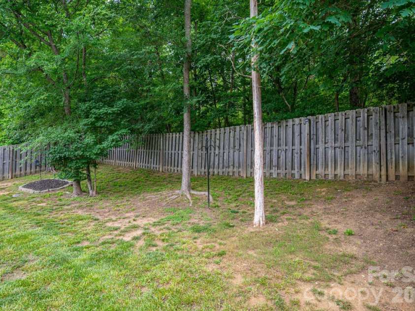 612 Augustus Lane, Mount Holly, NC 28120.  MLS# CAR4392680, YatesRealty ID 32984. 
