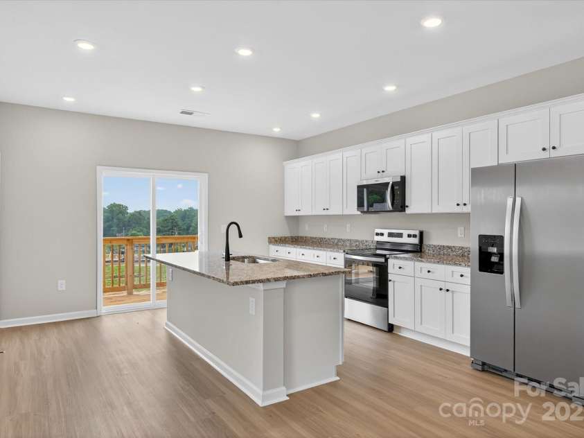 1990 Davidson Avenue, Gastonia, NC 28052.  MLS# CAR4287998, YatesRealty ID 32985. 