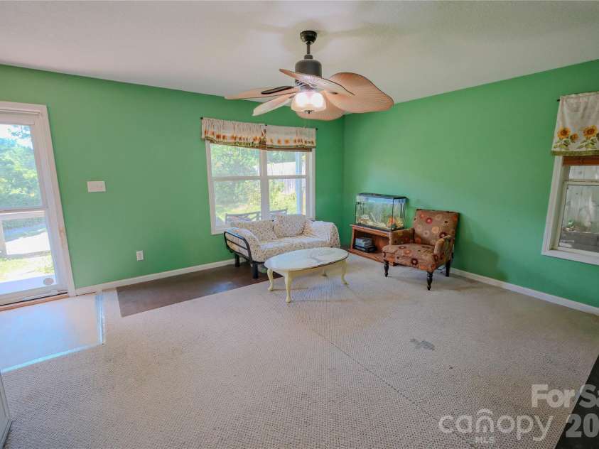 7 Dogwood Lane, Asheville, NC 28803.  MLS# CAR4391992, YatesRealty ID 32985. 