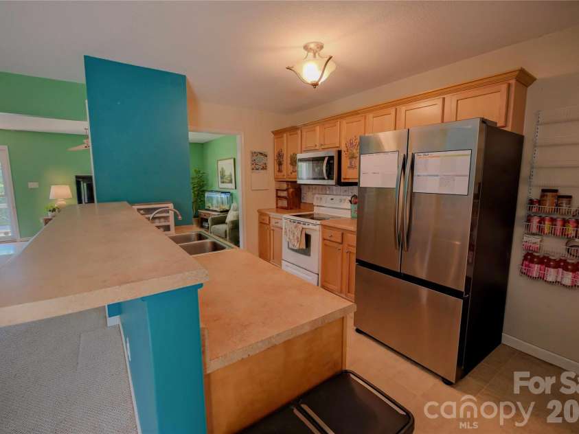 7 Dogwood Lane, Asheville, NC 28803.  MLS# CAR4391992, YatesRealty ID 32985. 