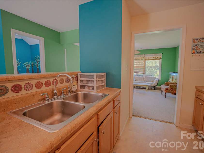 7 Dogwood Lane, Asheville, NC 28803.  MLS# CAR4391992, YatesRealty ID 32985. 