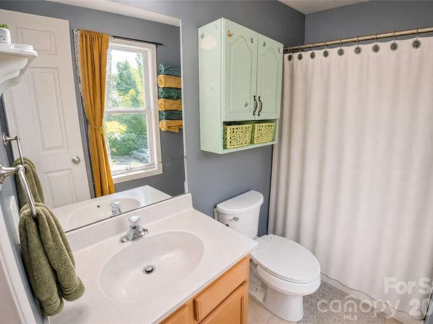 7 Dogwood Lane, Asheville, NC 28803.  MLS# CAR4391992, YatesRealty ID 32985. 