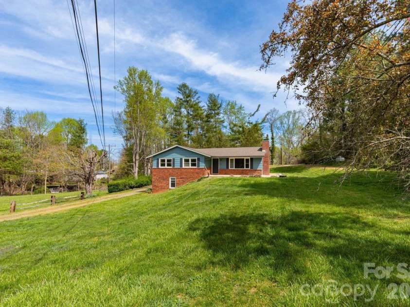 41 Kennedy Road, Weaverville, NC 28787.  MLS# CAR4395520, YatesRealty ID 32986. 