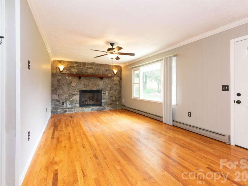 41 Kennedy Road, Weaverville, NC 28787.  MLS# CAR4395520, YatesRealty ID 32986. 