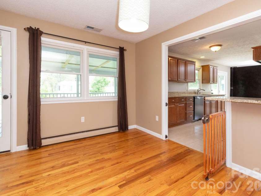 41 Kennedy Road, Weaverville, NC 28787.  MLS# CAR4395520, YatesRealty ID 32986. 