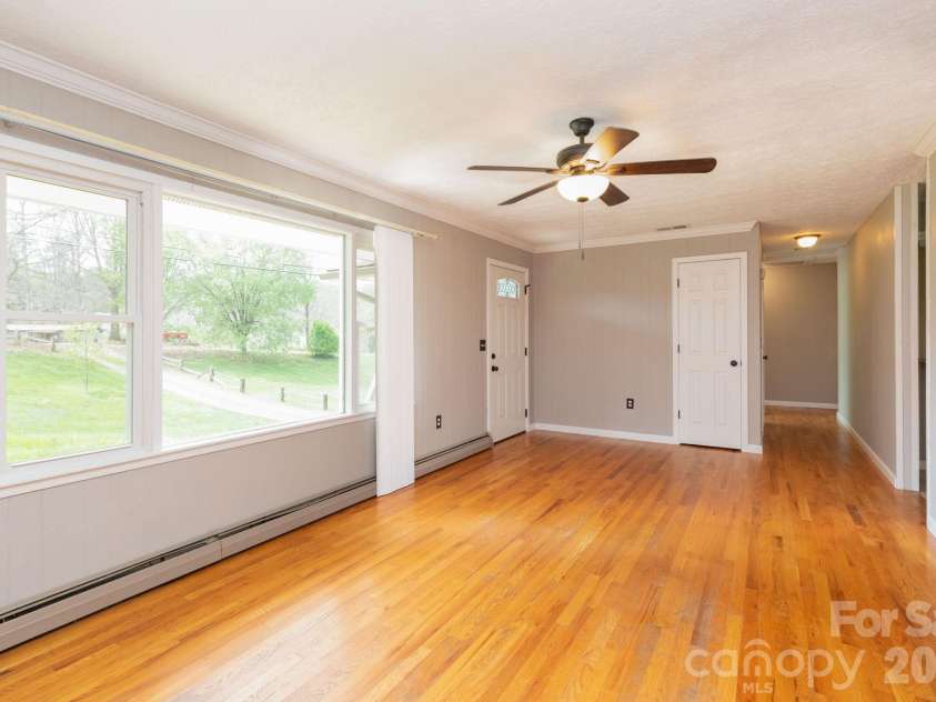 41 Kennedy Road, Weaverville, NC 28787.  MLS# CAR4395520, YatesRealty ID 32986. 
